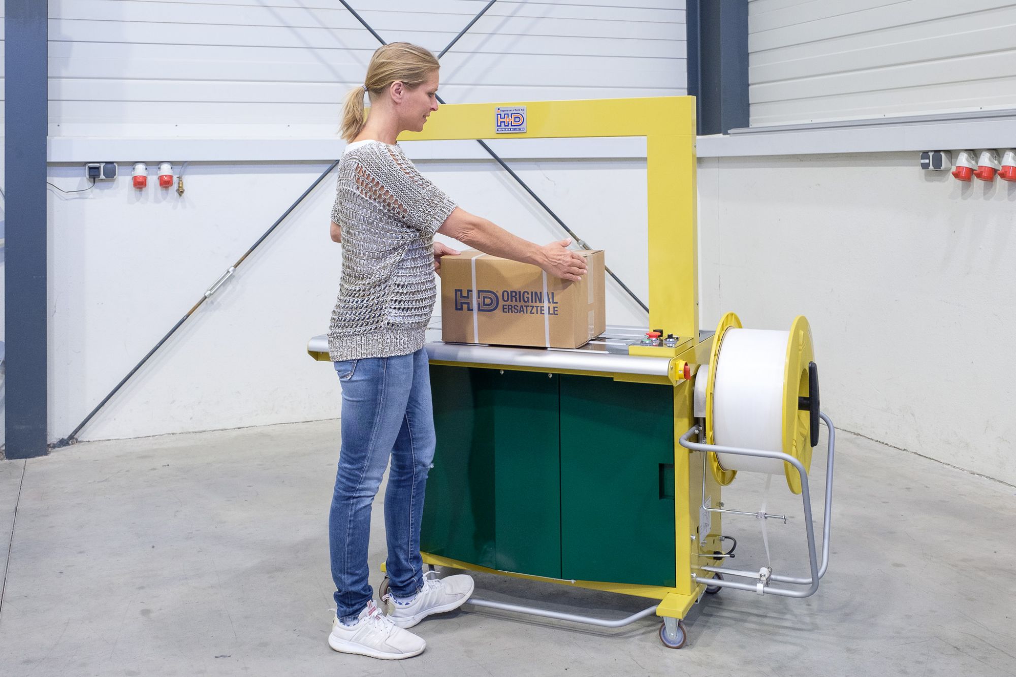 Umreifungsmaschinen f&uuml;r Kartons und Paletten