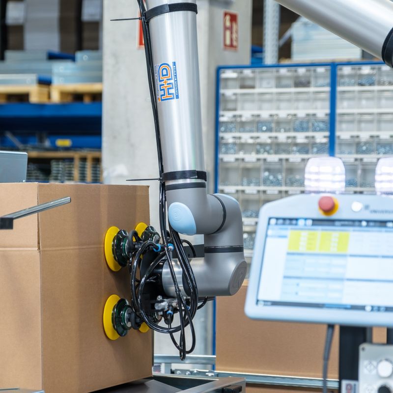 End of Line Packaging mit einem Cobot